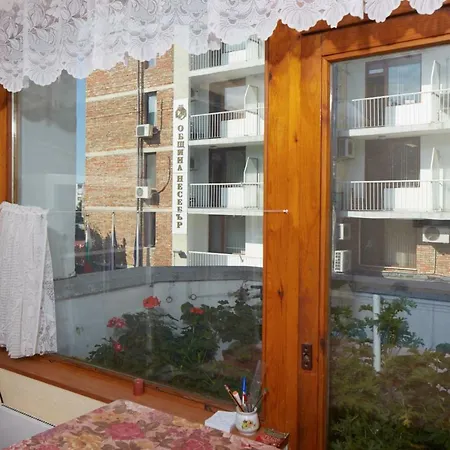 Guest & Homestay Edelweiss *